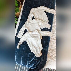 NWOT Hanna Andersson Moon and Back Long Sleeve Onesie, Set of 3